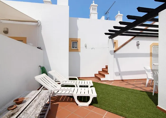 Quinta Gomeira 74 アパート